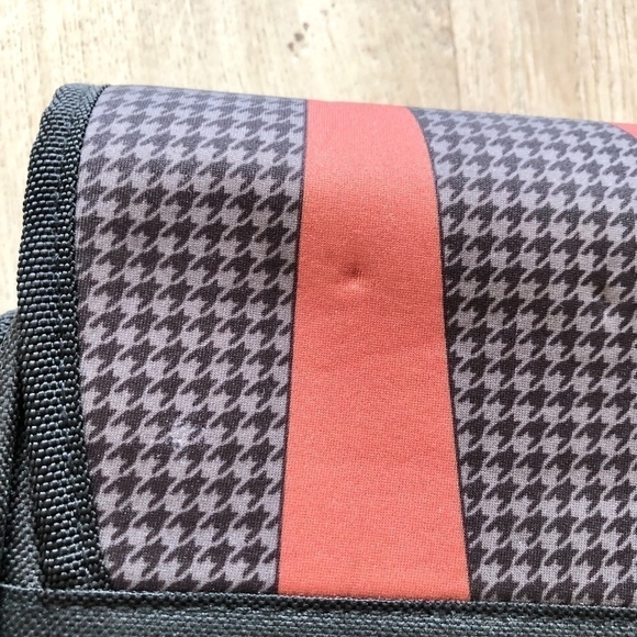 Disney, Bag, Pin Trading Bag, Disney, Mickey Mouse, Shoulder Bag, Good Condition - Picture 16 of 16